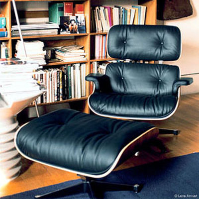 Une icône du design, un peu cher mais qui met le reste de vos trouvailles, plus "cheap", en valeur. Eames lounge chair chez Vitra. Une icône du design, un peu cher mais qui met le reste de vos trouvailles, plus "cheap", en valeur. Eames lounge chair chez Vitra.