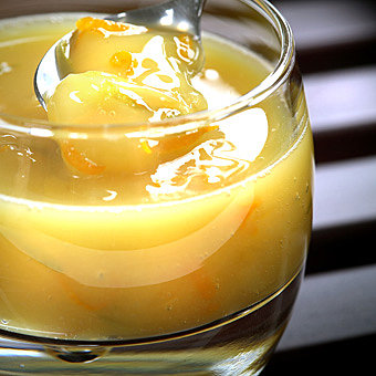 Frais et coloré, un dessert d'hiver.