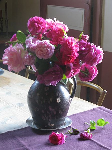 composition florale rosée