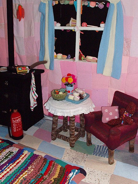 Un coin douillet au coin du foyer...