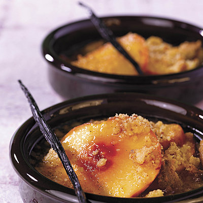 Sablés au safran et pêches jaunes d'ici fondantes