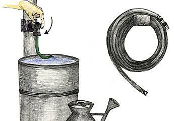 Pour récupérer l'eau de pluie du toit, pensez à installer un clapet qui permet de diriger le flux vers les cuves