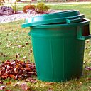 Il est important de choisir les bons sacs poubelles pour le jardin, en fonction des déchets, et d'adapter le bon support .