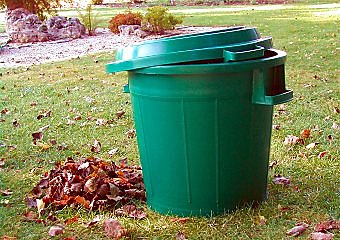 Il est important de choisir les bons sacs poubelles pour le jardin, en fonction des déchets, et d'adapter le bon support .