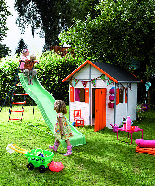 Maison Ophélie en pin brut, Castorama.