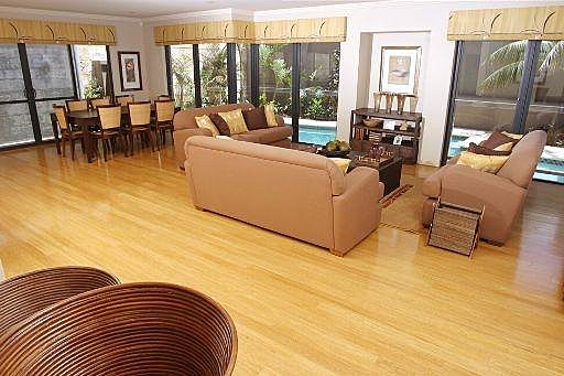 Pièce à vivre réalisée avec Bamwood naturel