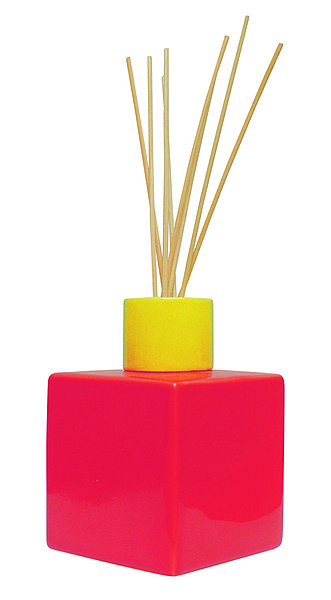 Diffuseur de senteurs en céramique, 40 parfums disponibles, à partir de 19 ¬. Goa