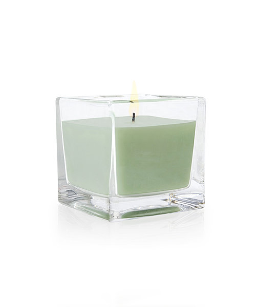 Bougie parfumée dans un joli verre carré