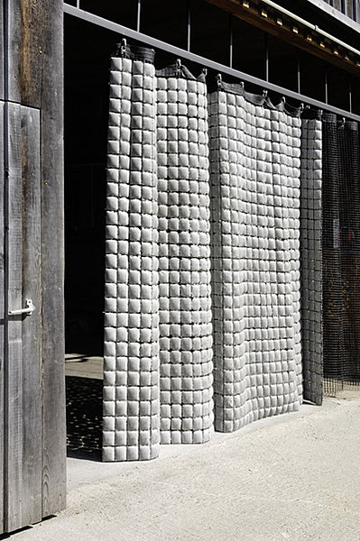 Rideau en béton, Memux