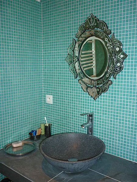 Pâtes de verre dans les salles de bains