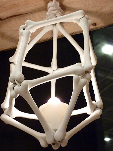 Lustre en porcelaine
Médor, chez
Virebent