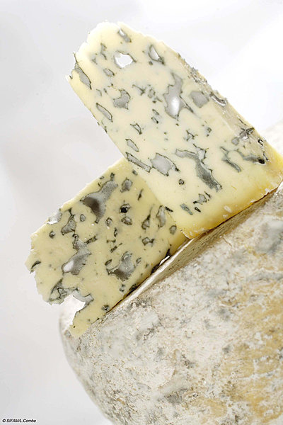 Une pâte persillée bleue, inimitable depuis plusieurs siècles.