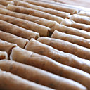 Série de nems juste avant la plongée dans la friteuse...