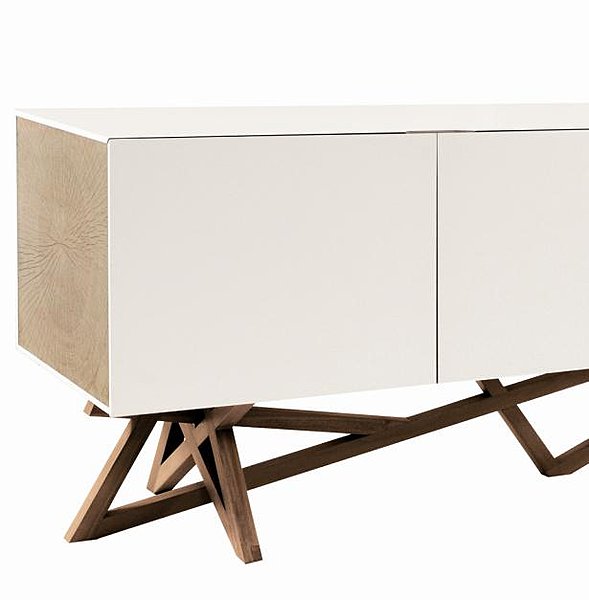 La série Saga est laquée à l'eau haute dureté, d'où sa couleur blanche