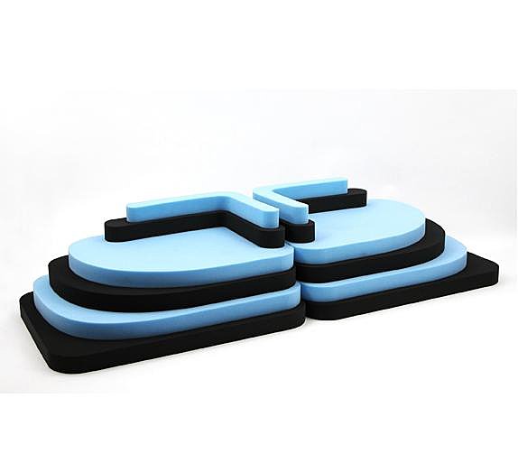 Sofa "Slices"
Matériau:mousse
Designer:Nathalie Tricot
Partenaire:Tramico