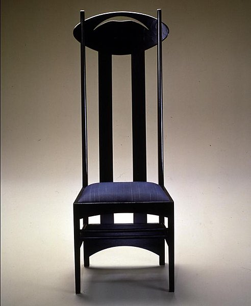 Les courbes prononcées de l'Argyle Chair témoignent de l'influence de Margret Mc Donald sur son mari