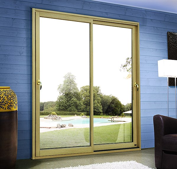 Optimiser l'éclairage avec des porte-fenêtres coulissantes. Gain de place et lumière garantie. CIMEAL.