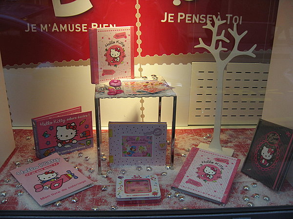 Vitrine toute rose pour Hello Kitty