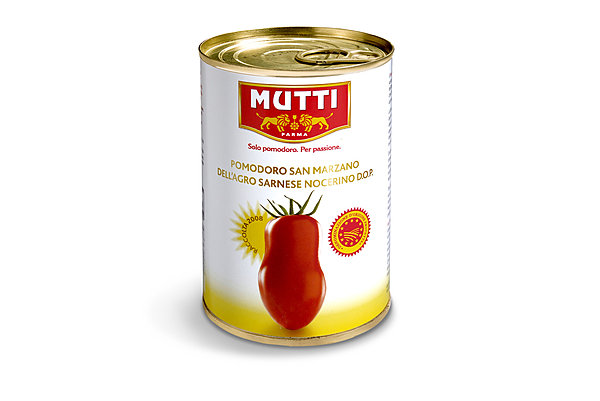 Les fameuses Pelati de San Marzano, les tomates pelées cueillies à pleine maturité