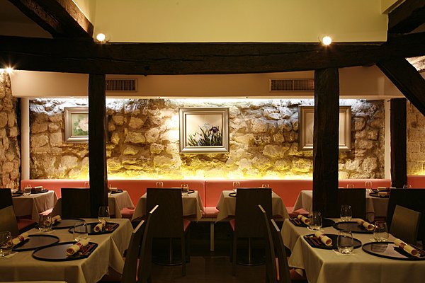 Pierres apparentes et ambiance zen