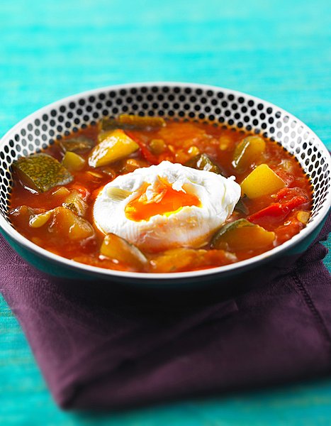 Oeufs pochés à la ratatouille