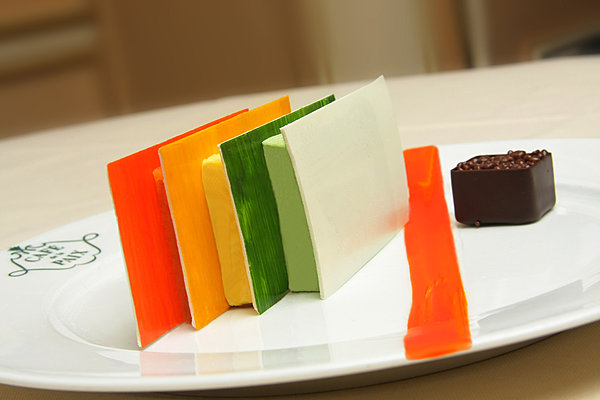 Le gateau popp fizz de la maison Mugler pour le Café de La Paix