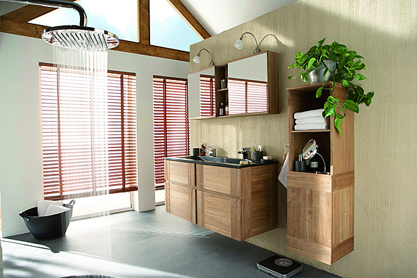 Disparition du pied de lavabo, plus facile pour nettoyer le sol avec un rangement aérien... Un sentiment d'espace supplémentaire. Essential, Castorama.