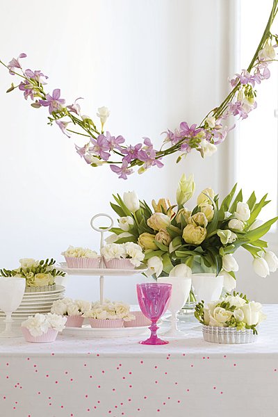 Buffet de fête en rose et blanc