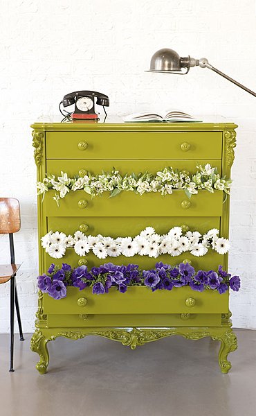 Guirlandes pour une commode bien fleurie