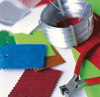 Le matériel nécessaire : Papier crêpon métallisé et Papier crêpon traditionnel