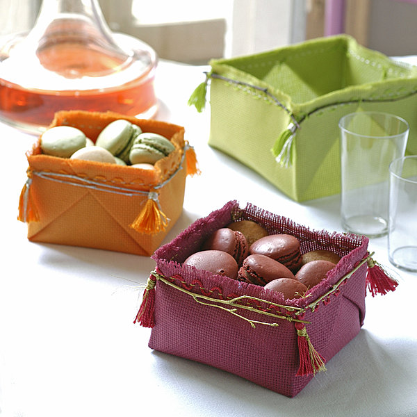 Des boîtes à gâteaux idéales pour des macarons colorés