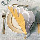 Un menu de fête en papier crêpon métallisé