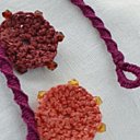 2- Détail du fermoir en boucle festonnée