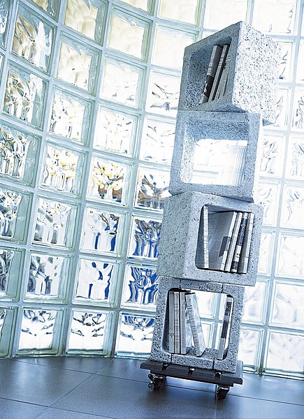 Fréquemment utilisé dans les salles de bains pour cloisonner les douches