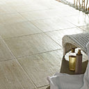 Un grès cérame antidérapant, résistant au gel et aux intempéries. 50 x 50 cm x 9 mm. Outback. Saint Maclou.