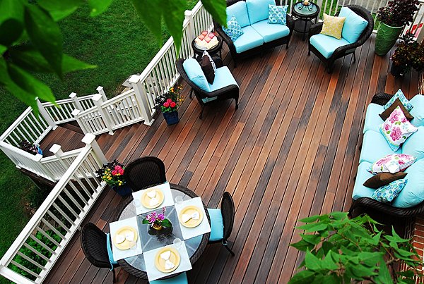 Ces lames de bois composite imitent à la perfection le veinage et les couleurs du bois exotique, résistent aux taches et à la décoloration. Fiberon Horizon. Fiberdeck.