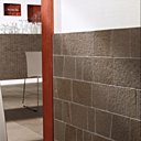 Pose en opus romain pour le Pietra Piasentina de chez Marazzi