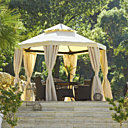 Idéale pour une garden party, une tonnelle hexagonale habillée d’une toile déperlante. Structure en métal. Diamètre 3,4 m. Acapulco. Hesperide.