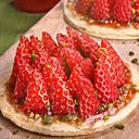 Tarte aux fraises avec pistaches concassées, sublime alliance