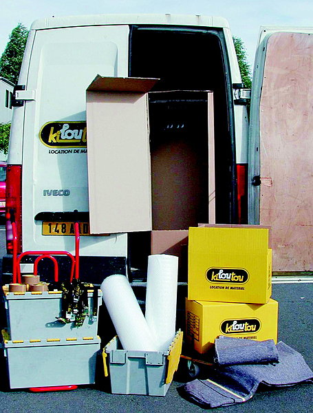 Accessoires indispensables d’un déménagement, les cartons. Kiloutou.