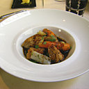 Ris de veau avec ses carottes croquantes, sa blette bien amère et ses carrés de sauge qui relèvent (trop) l'assiette