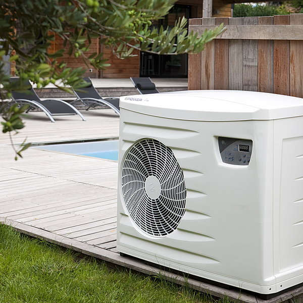 Silencieuse et performante, la pompe à chaleur permet d’obtenir une eau à 28°C même lorsqu’il ne fait que 10°C à l’extérieur. Power First. Zodiac.