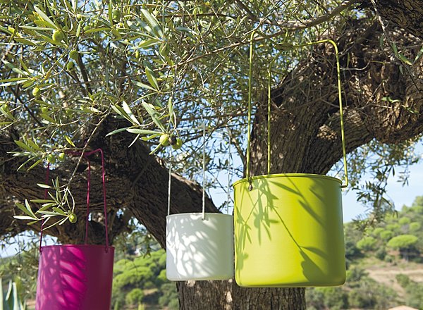 De jolies petites suspensions en métal émaillé. Etanches. H 18 cm. Cordoba. Truffaut.