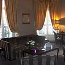 Une suite avec des doubles rideaux en soie