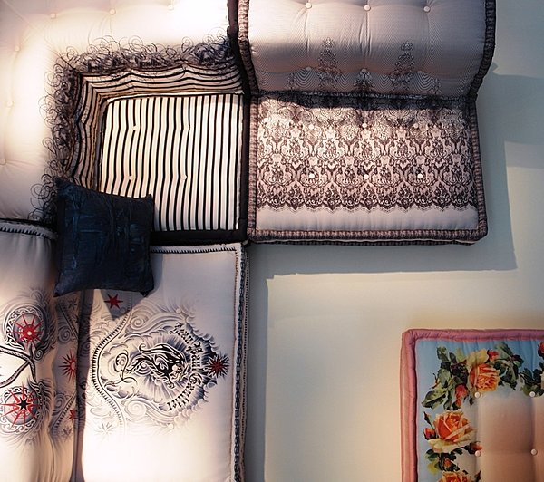 Le mariage des dessins Jean-Paul Gaultier pour Roche Bobois