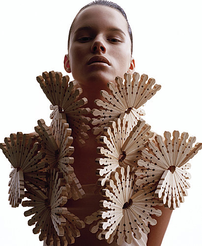 Le bolero en pinces à linge de la suédoise Sandra Backlund