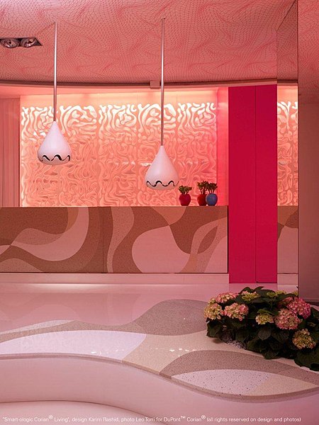 Un salon fleuri, tant dans l'espace que dans la lumière