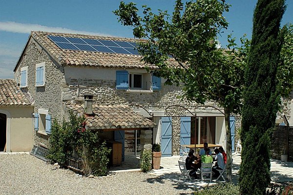 Maison équipée de panneaux photovoltaïques, Evasol