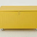 Coffre en acier laqué. 2 portes. L 100 x H 43 x P 40 cm. 105 €. Beavis. Fly.