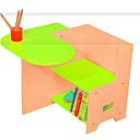 Pour les plus petits, un petit bureau en médium laqué. L 48 x P 52 x H 47 cm. Fnac Eveil & Jeux.